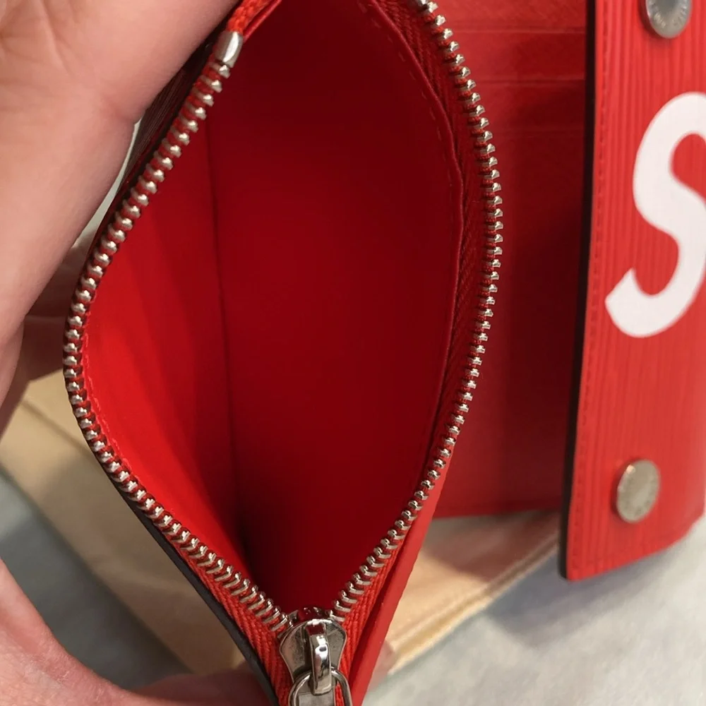 Louis Vuitton Supreme Red Epi Leather Pochette Jour GM Portfolio **HP** - Picture 12 of 14